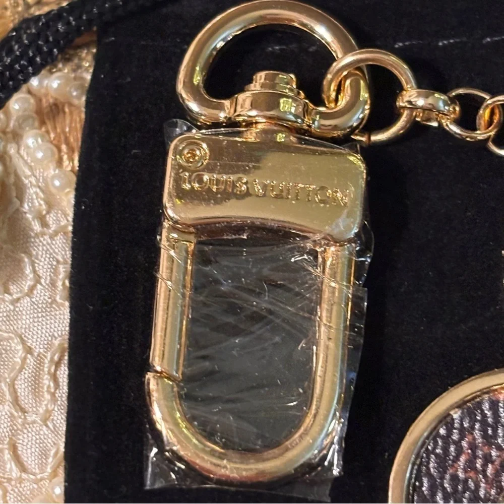 Luxury Vivienne Keychain/Bag Charm GWP